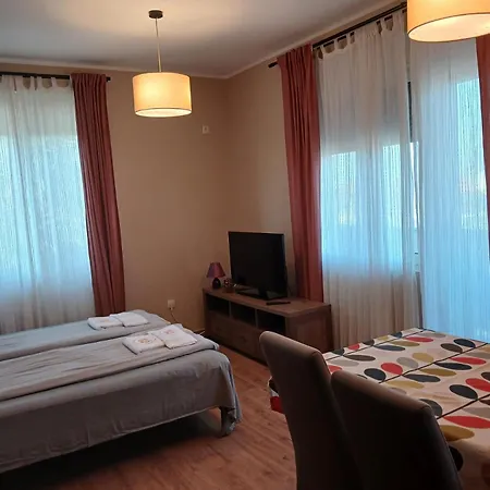 Roomsapartments Popcourt Tenis Centar