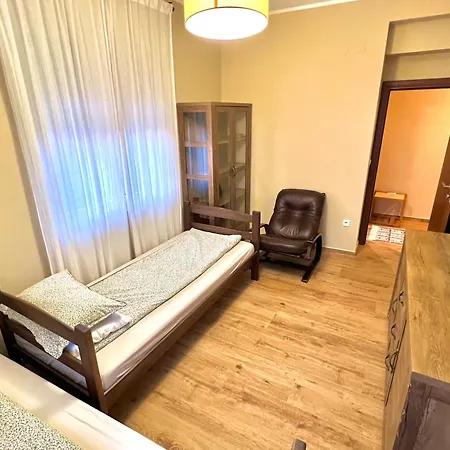 Roomsapartments Popcourt Tenis Centar *